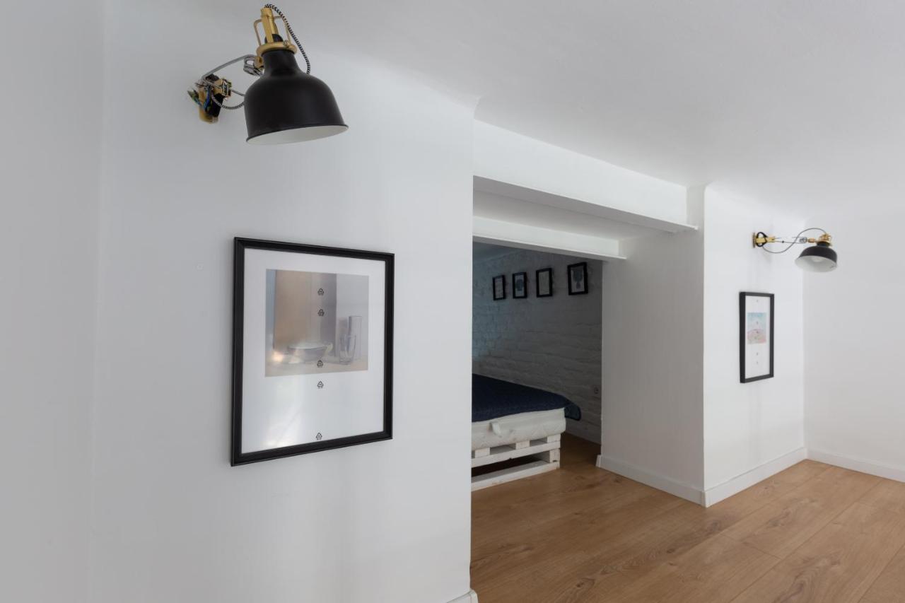 بودابست Black And White Apartment المظهر الخارجي الصورة