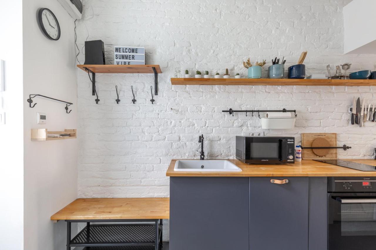 بودابست Black And White Apartment المظهر الخارجي الصورة