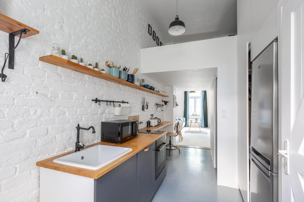 بودابست Black And White Apartment المظهر الخارجي الصورة