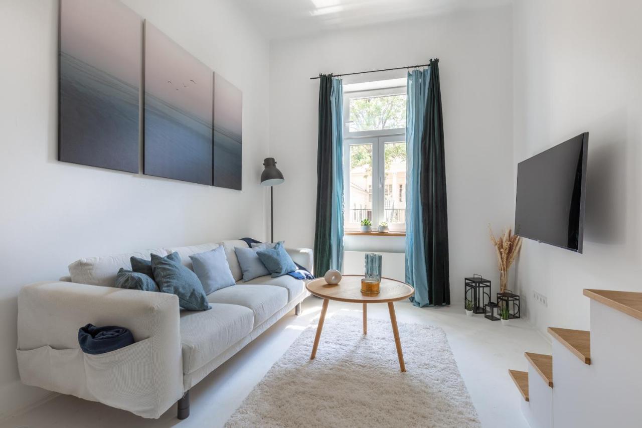 بودابست Black And White Apartment المظهر الخارجي الصورة